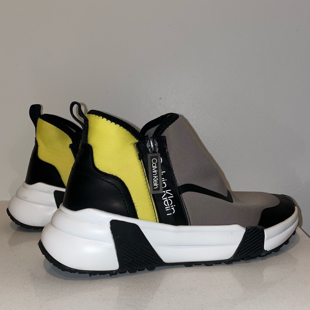 CALVIN KLEIN
Women's Paskhal Slip-on Sneakers Women's Shoes In Dark Gray Multi